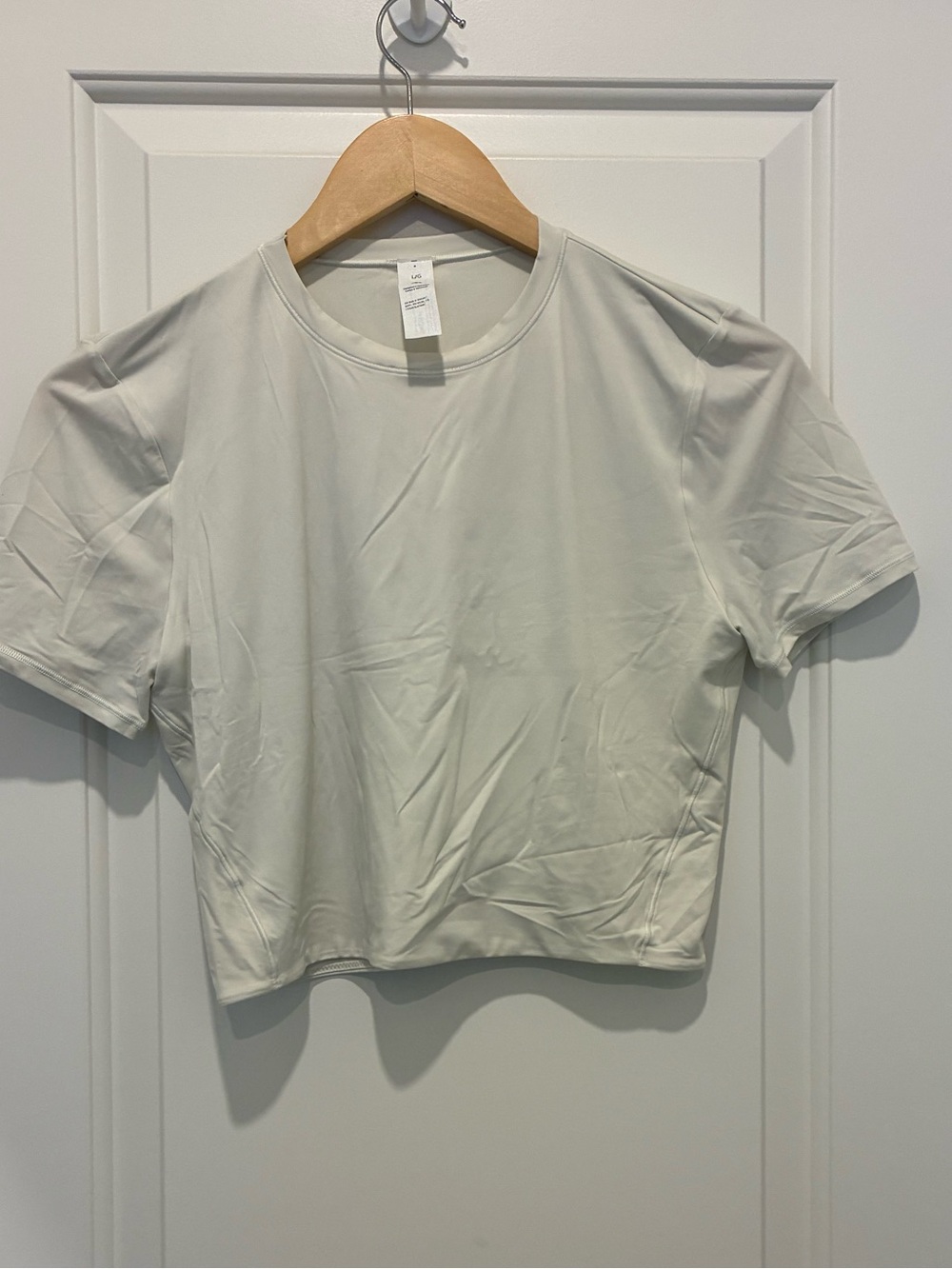 lululemon athletica Short Sleeve Crewneck Crop Top - Cream large never worn
